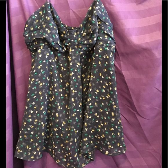American Eagle adorable Flowy Camisole. Small. EUC - Picture 1 of 4